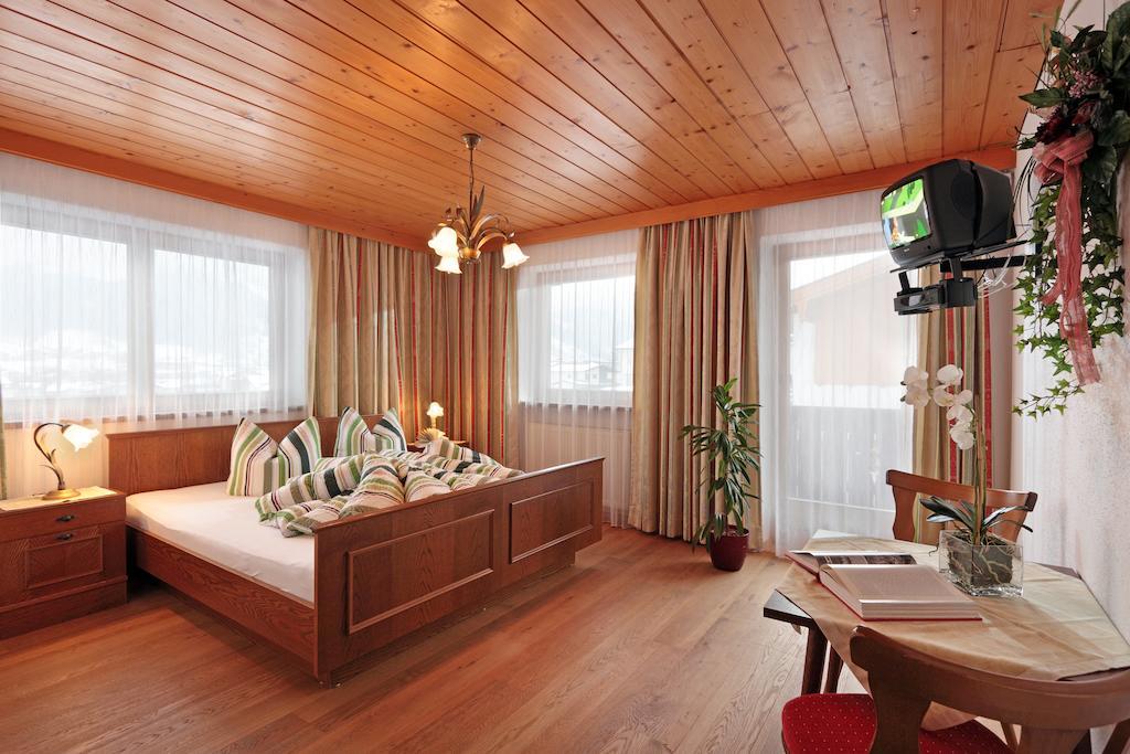 Ferienwohnung Haus Schroll Ried im Zillertal Zimmer foto