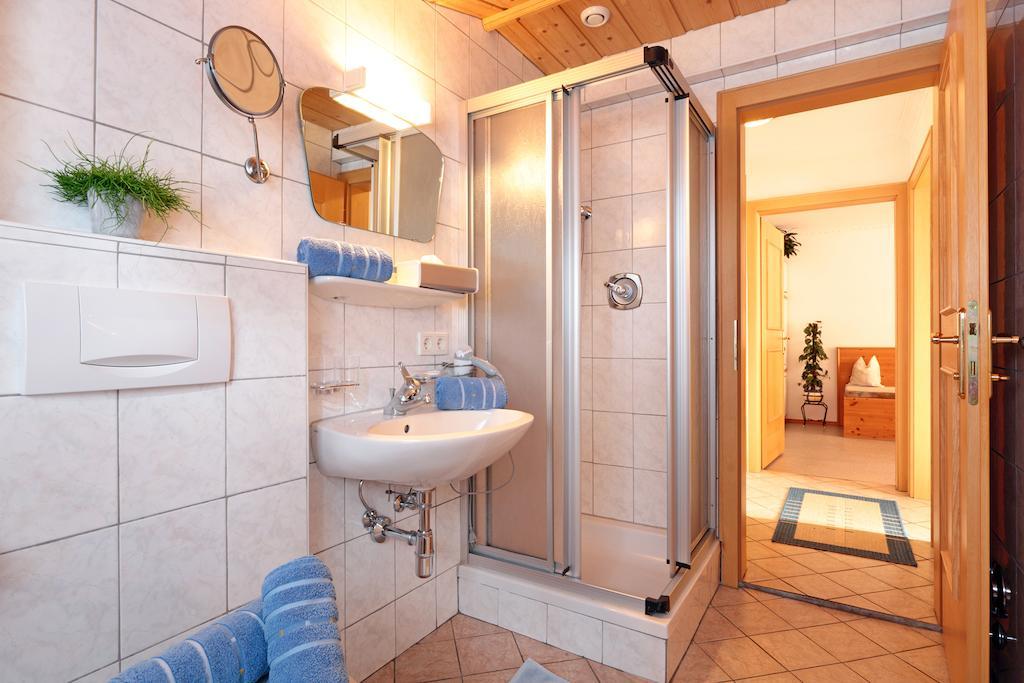 Ferienwohnung Haus Schroll Ried im Zillertal Zimmer foto